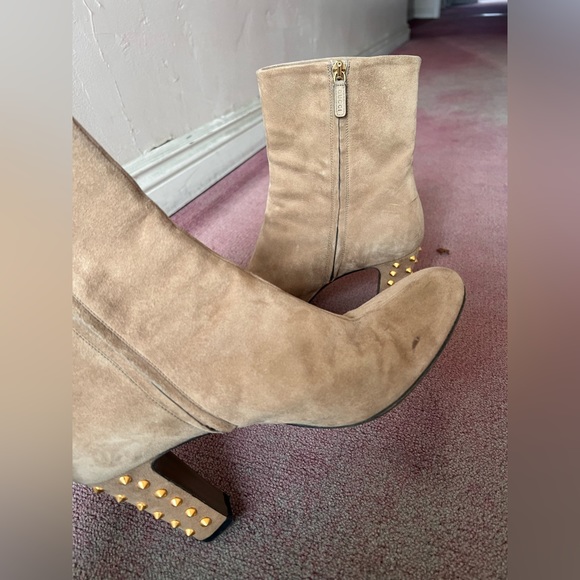 Suede Gold Studded Gucci Melville Ankle Boot Tan camel block heel good condition - Picture 4 of 8